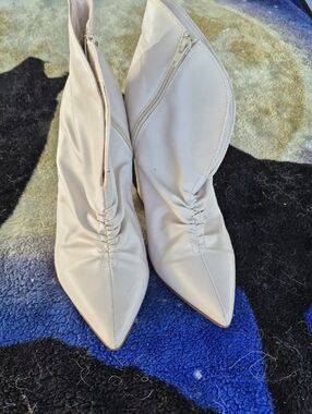 Pointed-Toe Women's Ankle Boots in Light Cream with Ruched Detail